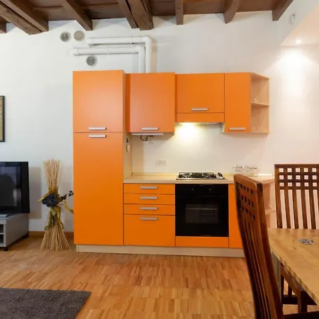 La Piccola Corte Al 24 - Affitti Brevi Italia Apartment